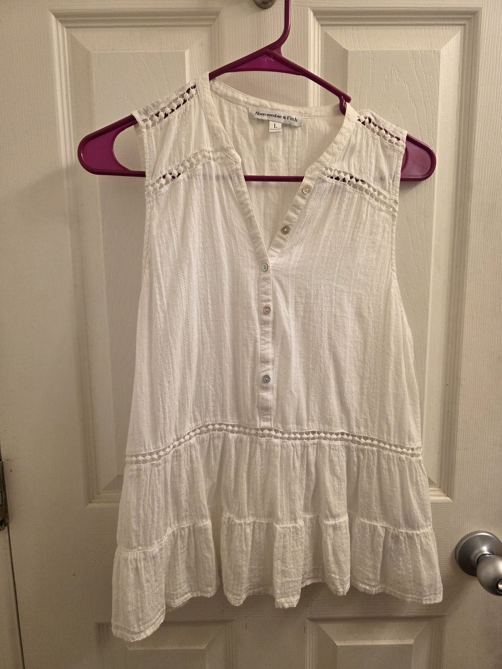 Abercrombie & Fitch White Sleeveless Button V-Neck Tiered Camisole